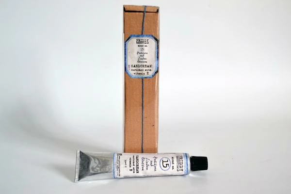 Priddy Essentials No 15 Helibore And Linden Hand Cream 30 Ml 3 Priddy Essentials No 15 Helibore And Linden Hand Cream 30 Ml