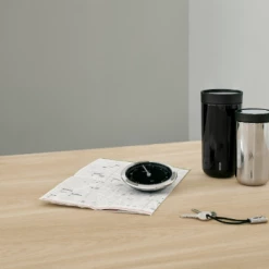 Stelton Thermo Ø 8,3 cmxh 17cm in plastic and stainless steel in black polished 0,34l. 6 Stelton Thermo Ø 8,3 cmxh 17cm in plastic and stainless steel in black polished 0,34l.
